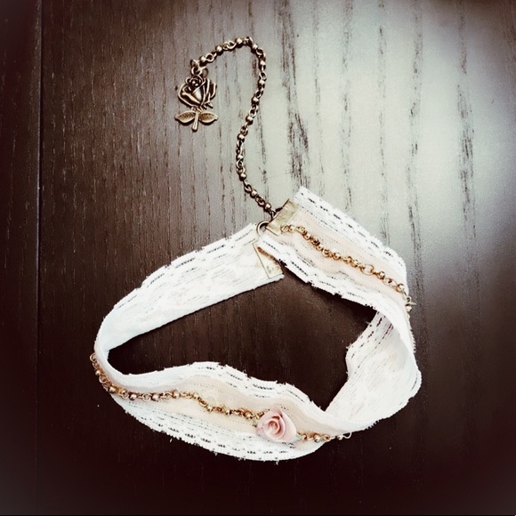 Handmade Lace Choker - Picture 5 of 5